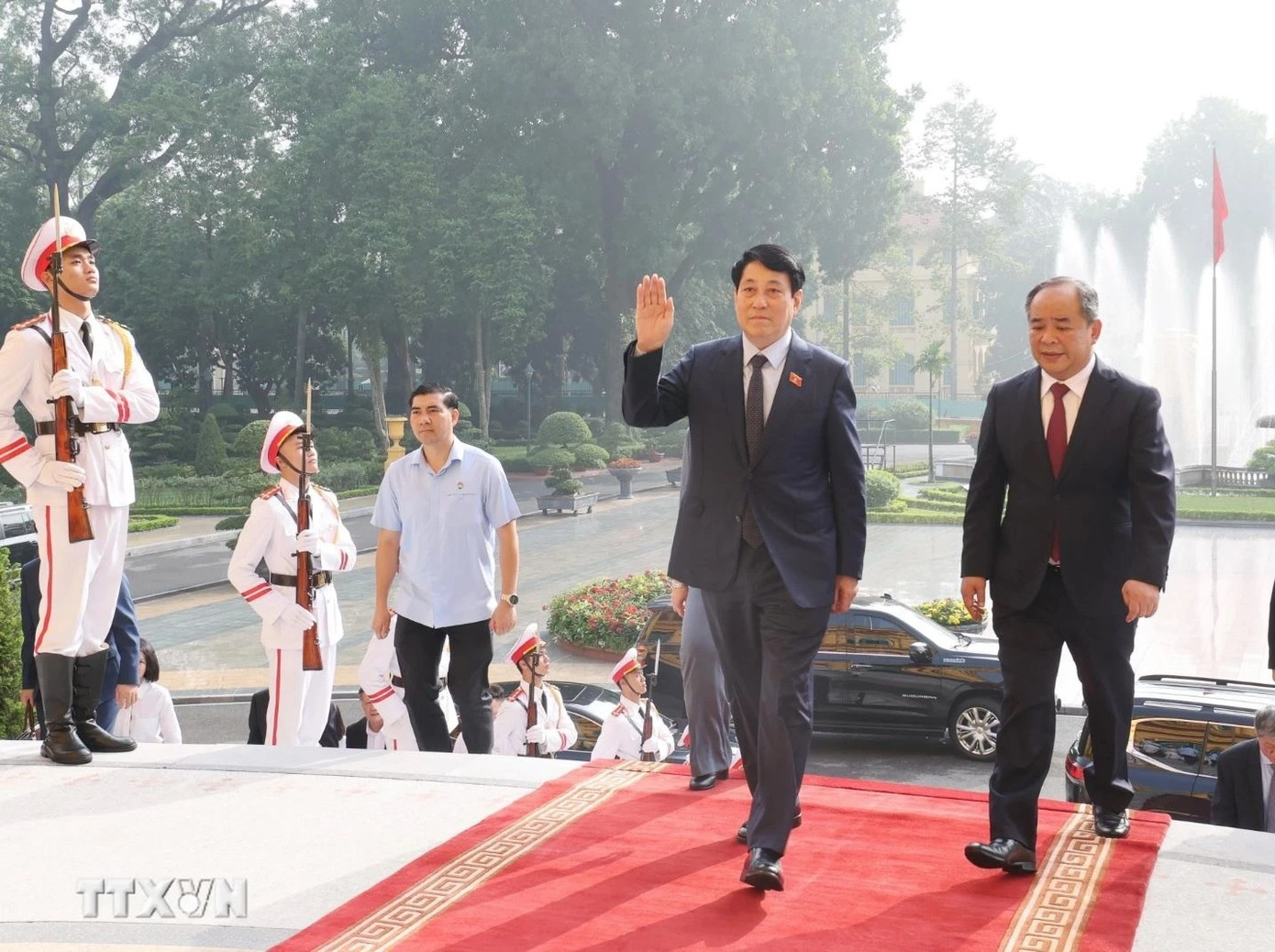 Chủ tịch nước Lương Cường đến Phủ Chủ tịch. Ảnh:Lâm Khánh/TTXVN.