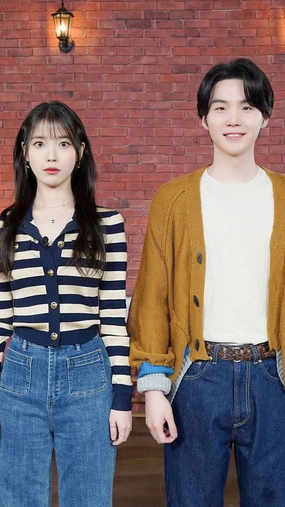 Suga hợp tác với nhiều nghệ sĩ nổi tiếng Hàn Quốc và quốc tế.