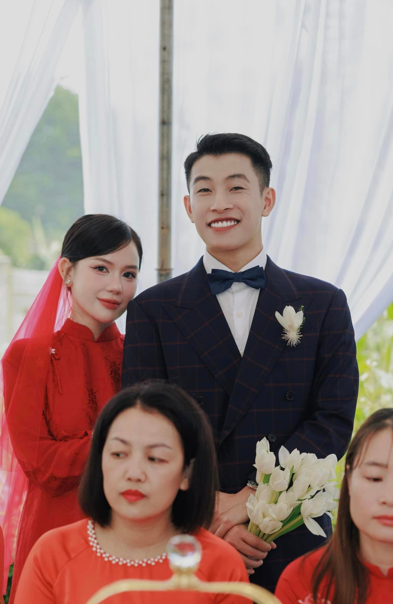 Vốn kín tiếng trong chuyện cá nhân, Tuấn Mõ từ chối chia sẻ về nửa kia. Anh nói muốn khán giả tập trung vào sự nghiệp diễn xuất của anh. Vốn kín tiếng trong chuyện cá nhân, Tuấn Mõ từ chối chia sẻ về nửa kia. Anh nói muốn khán giả tập trung vào sự nghiệp diễn xuất của anh.