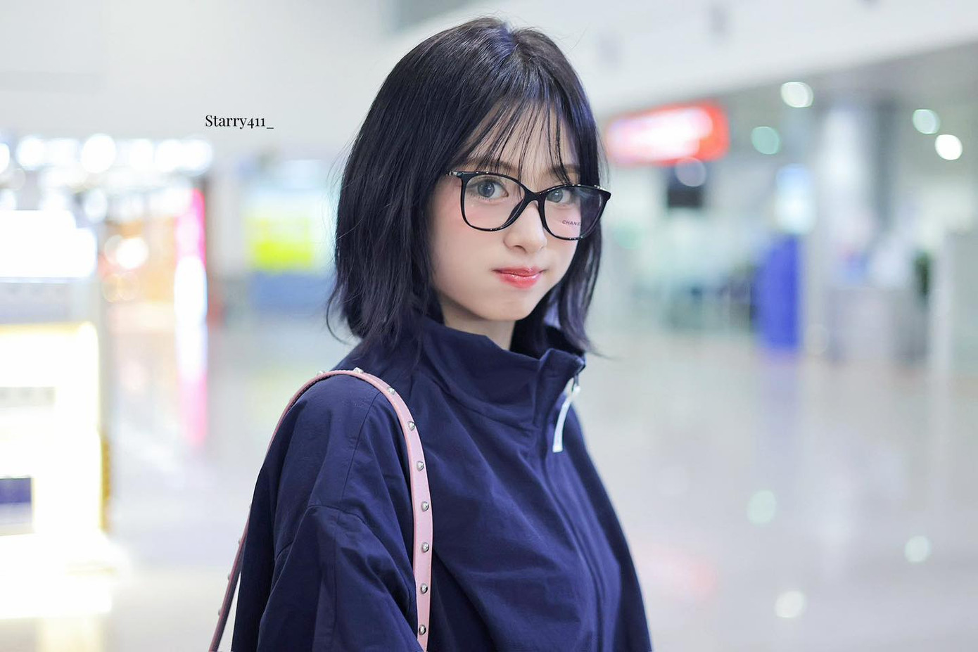 Những hình ảnh mới nhất của thành viên Ahyeon tại Việt Nam.