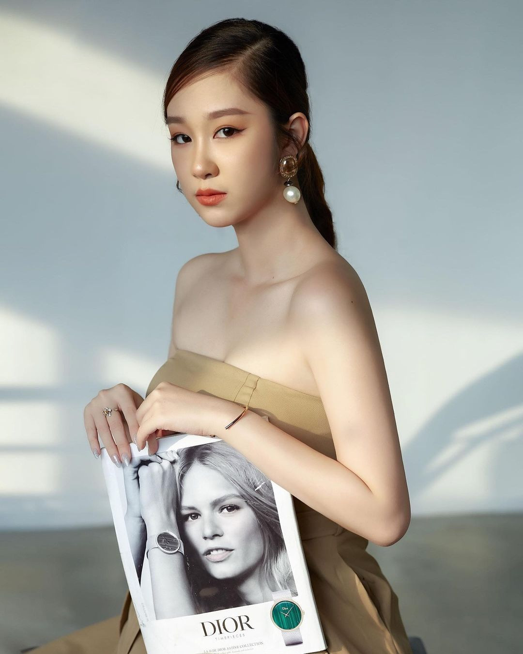 Chia sẻ với Tiền Phong, Hàn Trang cho biết cô đọc hết từng bình luận của khán giả khi lần đầu thử sức với vai diễn tiểu tam. “Tôi vui khi mọi người ghét Linh nhiều như vậy. Tôi hiểu đó là khán giả ghét nhân vật trong phim, cũng có nghĩa tôi may mắn thể hiện đúng với thực tế” - diễn viên sinh năm 2000 cho hay.