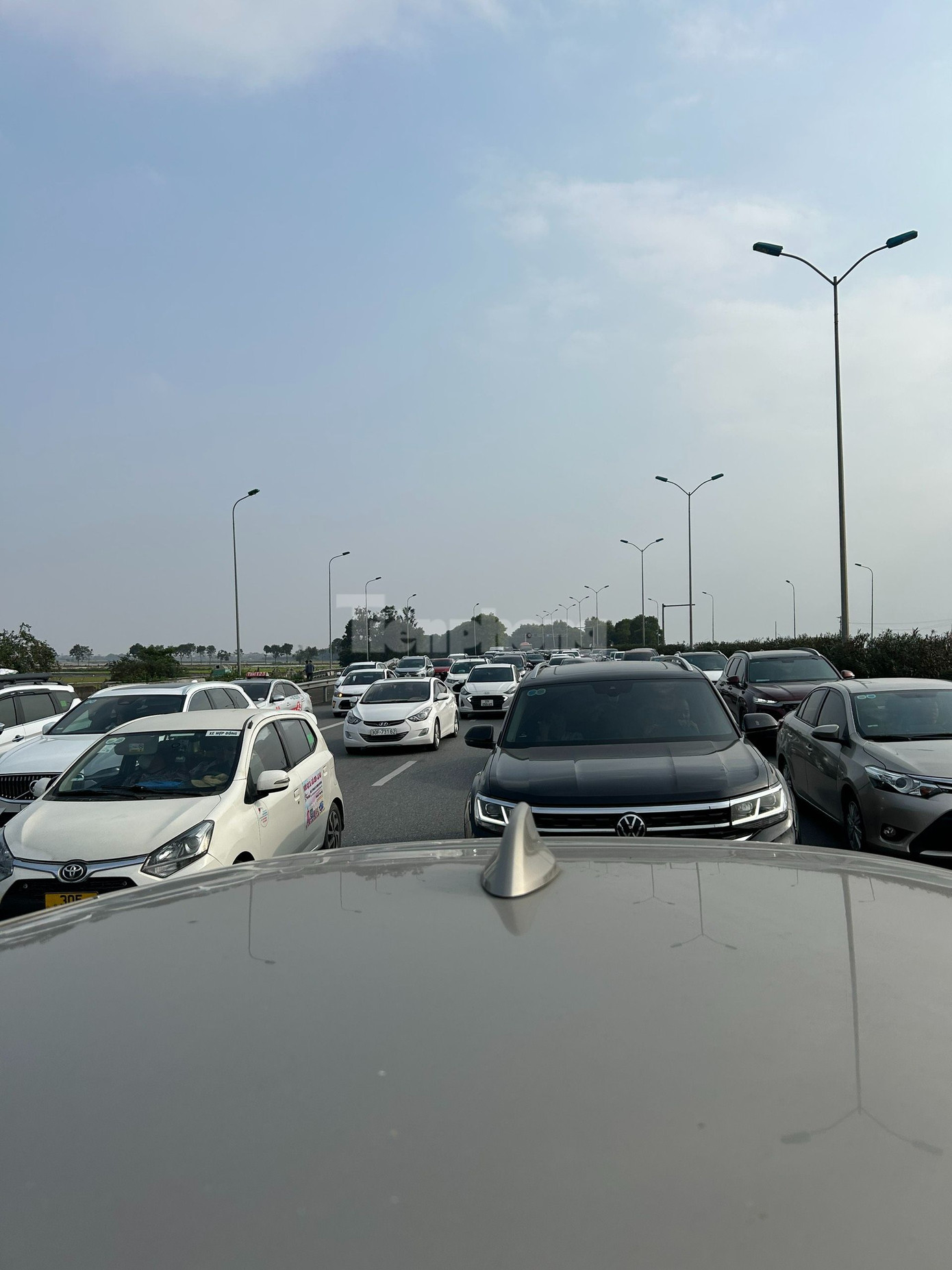 Hình ảnh điểm nghẽn trên cao tốc Hà Nội - Ninh Bình chiều Mùng 4 Tết