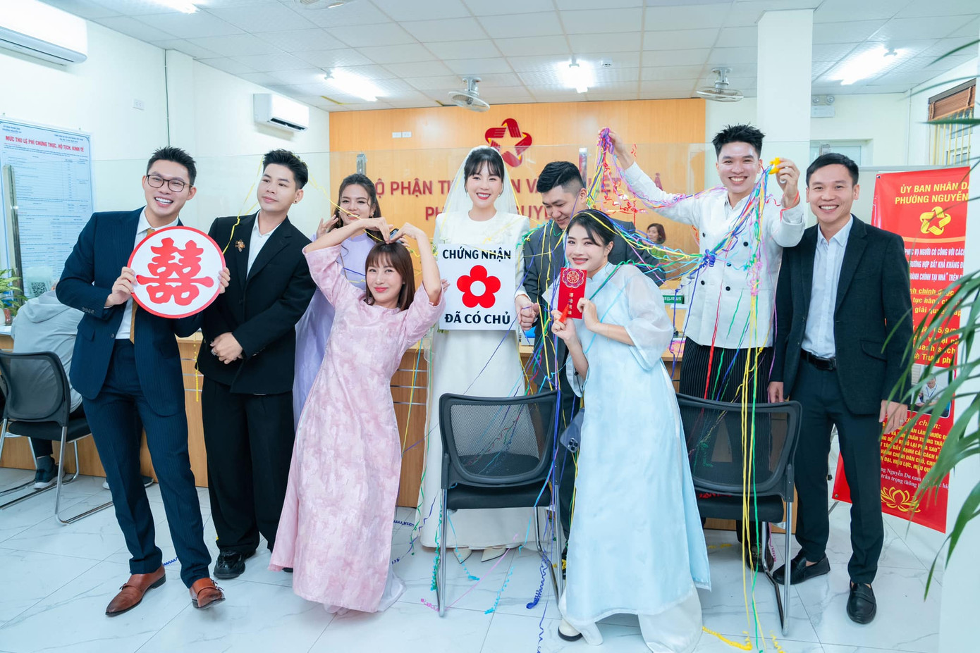 MC Mai Ngọc chia sẻ: &quot;Chúng mình đã được pháp luật công nhận là vợ chồng&quot;.