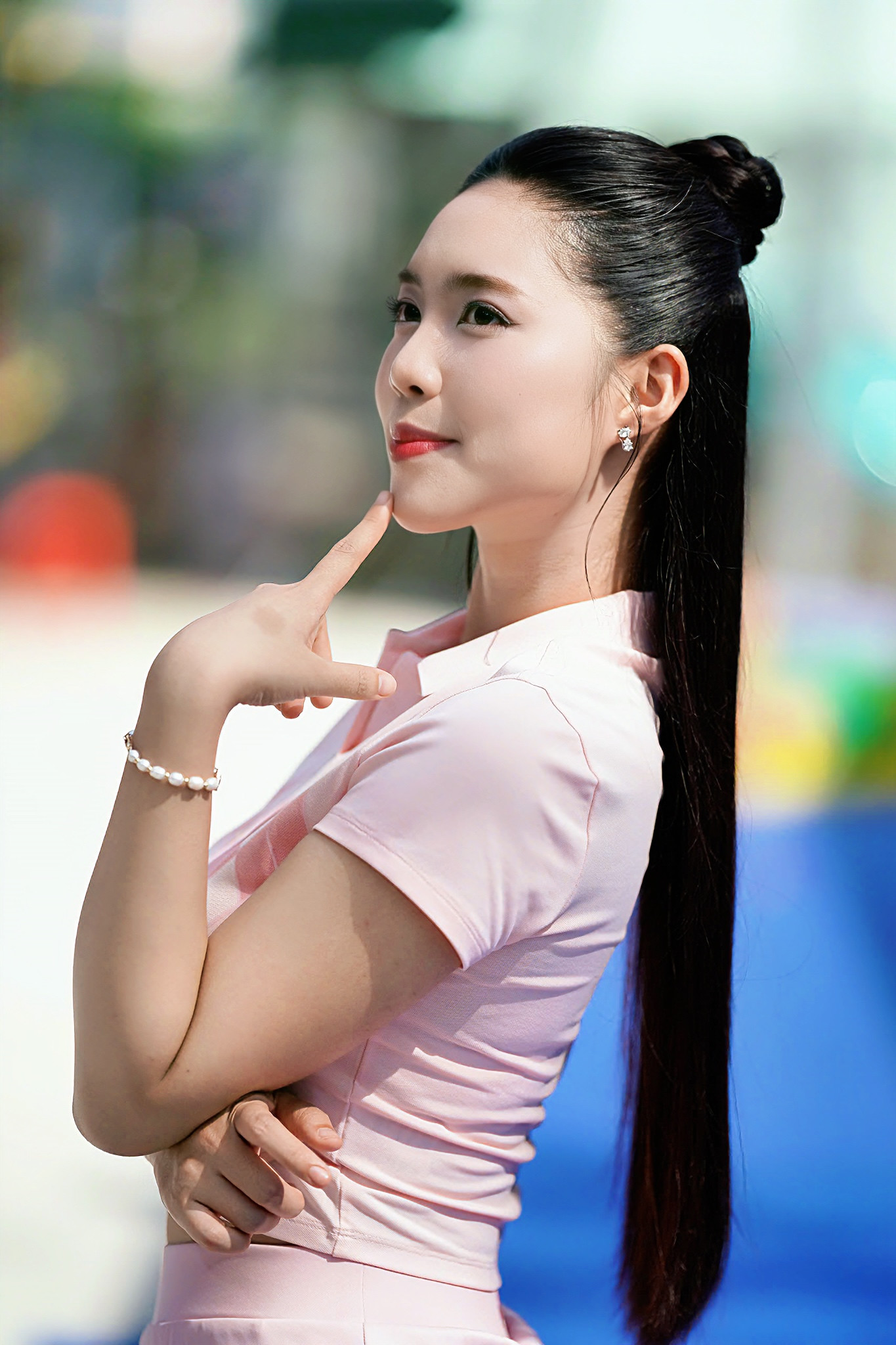 Á hậu gửi lời chúc các vận động viên tham gia giải có sức khỏe, sự tự tin, tinh thần quyết tâm và đạt thành tích tốt. Ảnh: Phạm Nguyễn.