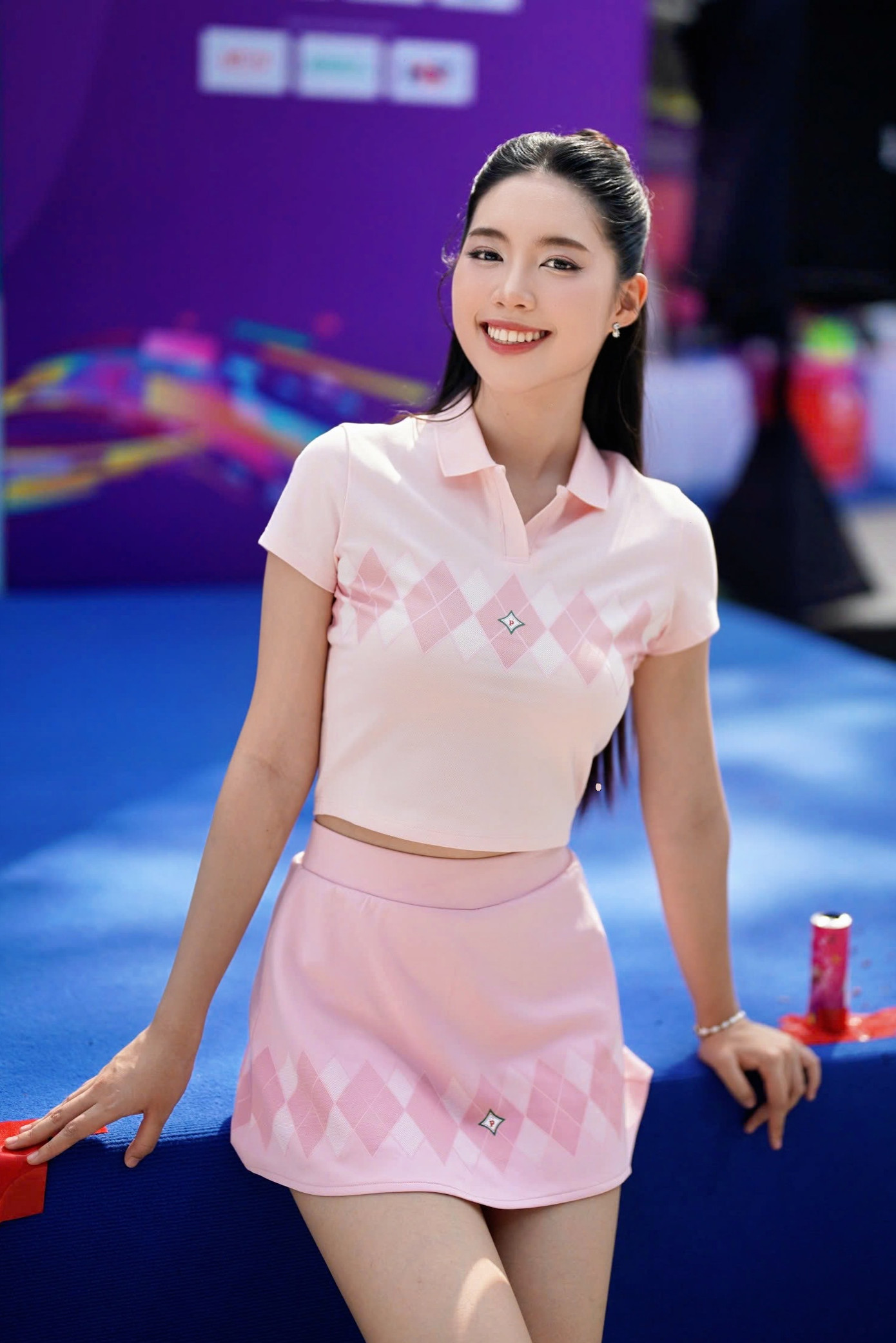 Á hậu 1 Hoa hậu Việt Nam 2024 Trần Ngọc Châu Anh thu hút sự chú ý khi xuất hiện với hình ảnh trẻ trung, năng động tại Giải Vô địch Pickleball Việt Nam 2025 - Cúp Hyundai Thành Công, do báo Tiền Phong tổ chức. Sự kiện diễn ra tại TPHCM, quy tụ đông đảo vận động viên chuyên nghiệp, người nổi tiếng và giới trẻ yêu thể thao. Ảnh: Phạm Nguyễn.