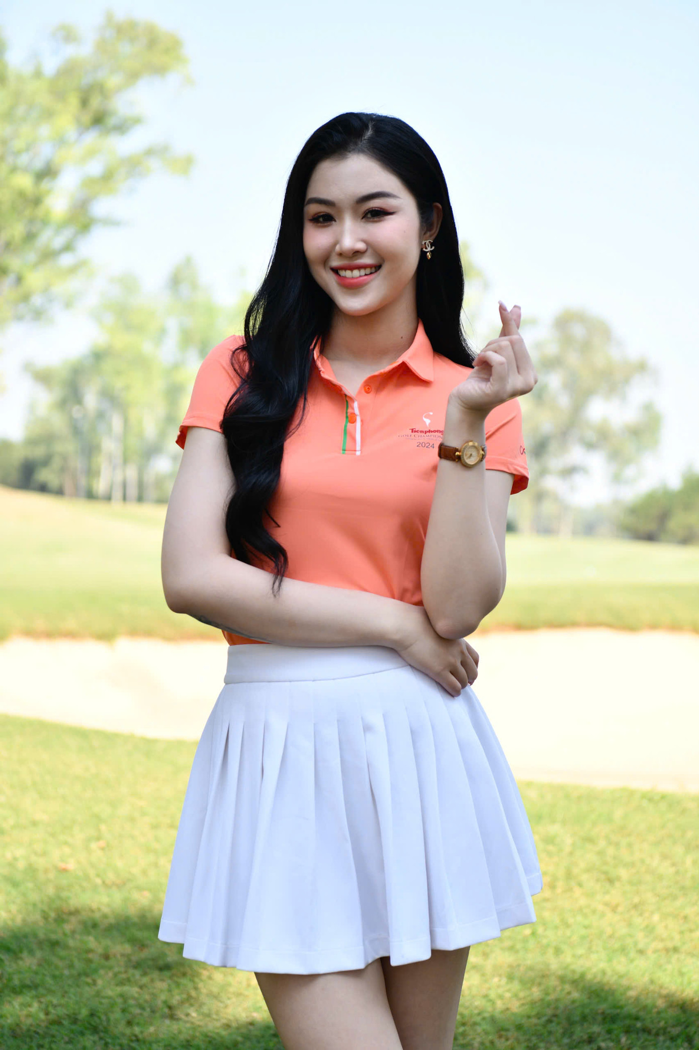 Người đẹp Ngọc Bích hào hứng trước giờ tranh tài Tiền Phong Golf Championship mùa thứ 8.