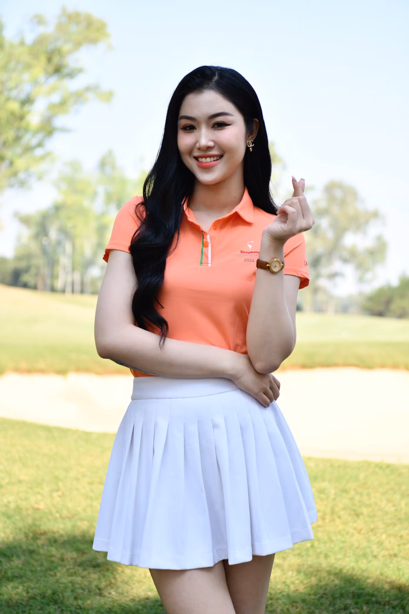Người đẹp Ngọc Bích hào hứng trước giờ tranh tài Tiền Phong Golf Championship mùa thứ 8.