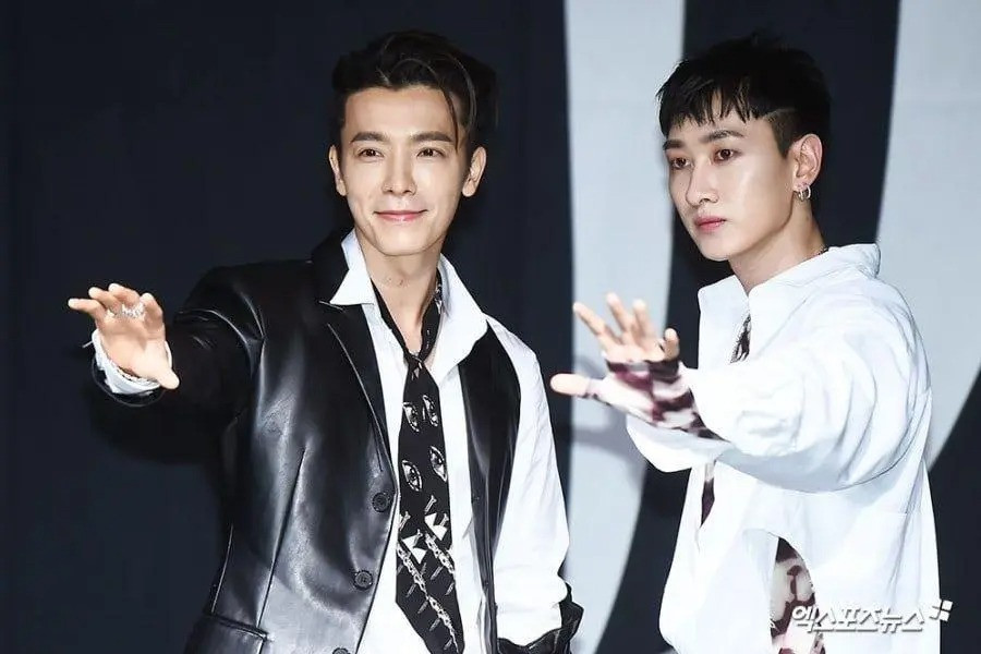 Trong 2 năm, Highlight (trái) và Super Junior D&E hai lần phải hủy show ở sân vận động quốc gia Mỹ Đình, Hà Nội. Trong 2 năm, Highlight (trái) và Super Junior D&E hai lần phải hủy show ở sân vận động quốc gia Mỹ Đình, Hà Nội.