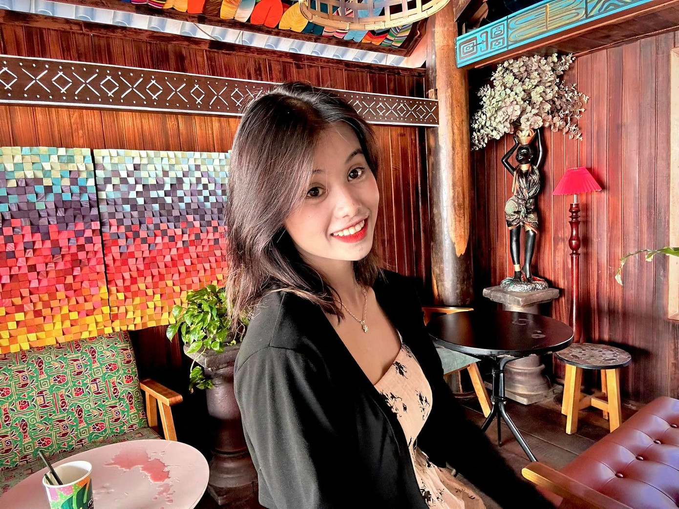 Cùng ngày thi đấu với Ánh Nguyệt là cung thủ Lê Quốc Phong. Anh bước vào so tài nội dung cung 1 dây cá nhân nam khung 19h15-22h15.