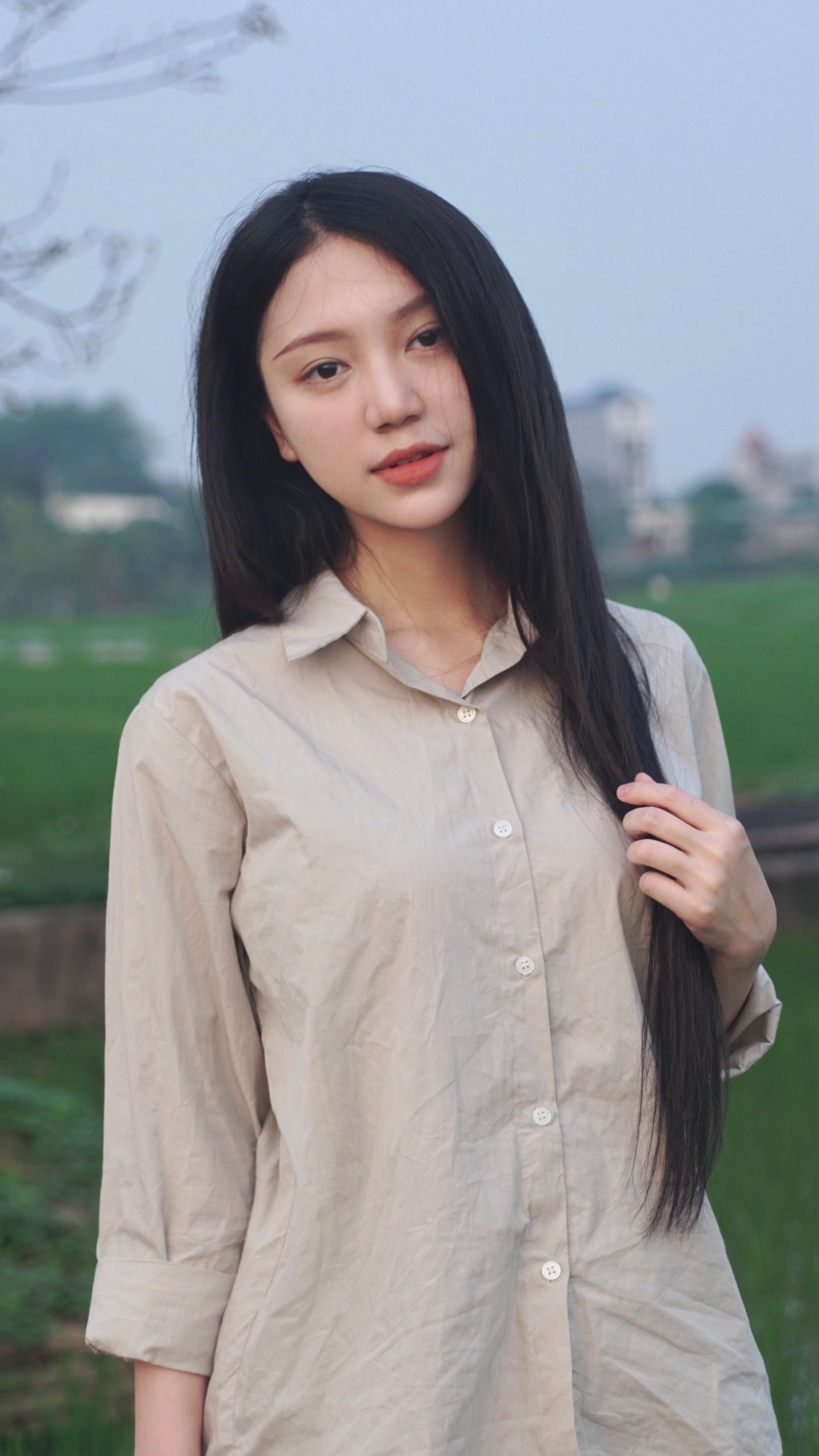 Trong Đấu trí, Thùy Dương tạo ấn tượng tốt khi đóng vai Quyên - con gái Chi cục trưởng (NSƯT Đức Khuê). Ban ngày, cô sống trong vỏ bọc gái nhà lành, ngoan hiền, đời sống không khá giả nhưng ban đêm lại biến thành dân chơi sành sỏi, đàn đúm trên bar…