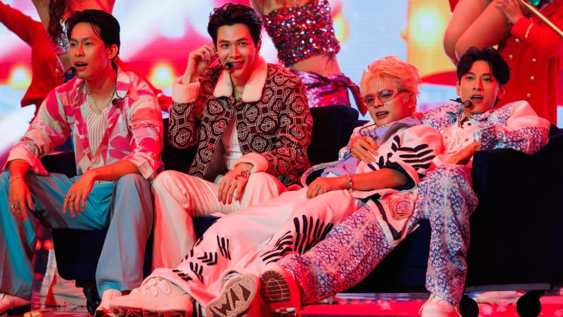 Ngạo nghễ do Rhyder, Hurrykng và Atus sáng tác.