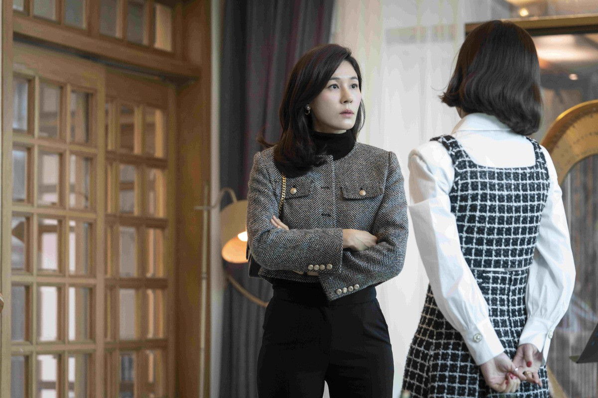 Bối cảnh, trang phục của các diễn viên bị chê. Bối cảnh, trang phục của các diễn viên bị chê.