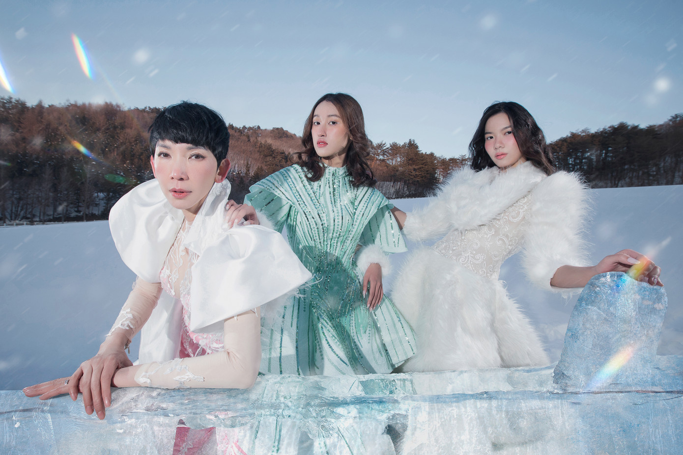 The new generation of model được xem là dự án thời trang lớn mở đầu năm 2024, đánh dấu điểm nhấn thời trang đặc biệt của người Việt thực hiện tại nước ngoài. The new generation of model được xem là dự án thời trang lớn mở đầu năm 2024, đánh dấu điểm nhấn thời trang đặc biệt của người Việt thực hiện tại nước ngoài.