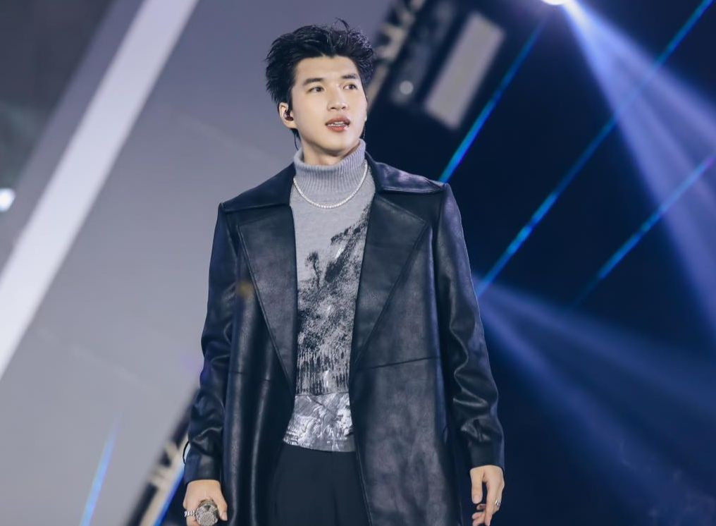 Bản ballad Kim phút kim giờ - một trong những ca khúc hot nhất show Anh trai say hi, qua sự thể hiện của Hieuthuhai, Pháp Kiều, Hurrykng, Isaac. Bản ballad Kim phút kim giờ - một trong những ca khúc hot nhất show Anh trai say hi, qua sự thể hiện của Hieuthuhai, Pháp Kiều, Hurrykng, Isaac.