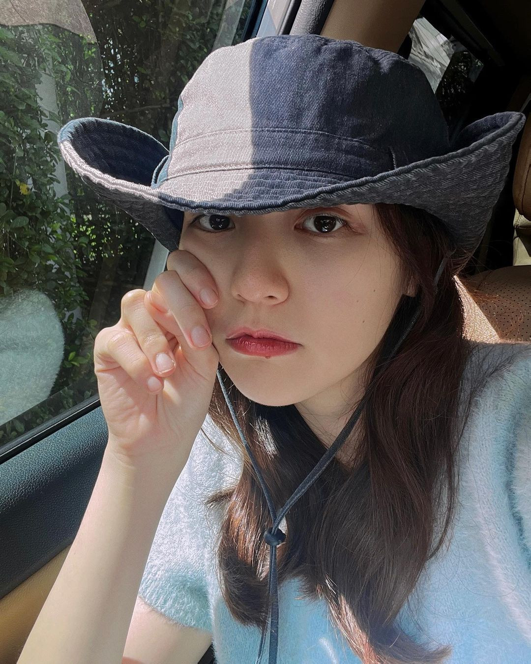 Trên trang cá nhân hiện tại, Hải Tú chia sẻ hình ảnh về cuộc sống thường ngày. Nhiều lần cô bị cư dân mạng "soi" diện đồ đôi, cùng địa điểm check-in giống Sơn Tùng. Trên trang cá nhân hiện tại, Hải Tú chia sẻ hình ảnh về cuộc sống thường ngày. Nhiều lần cô bị cư dân mạng "soi" diện đồ đôi, cùng địa điểm check-in giống Sơn Tùng.