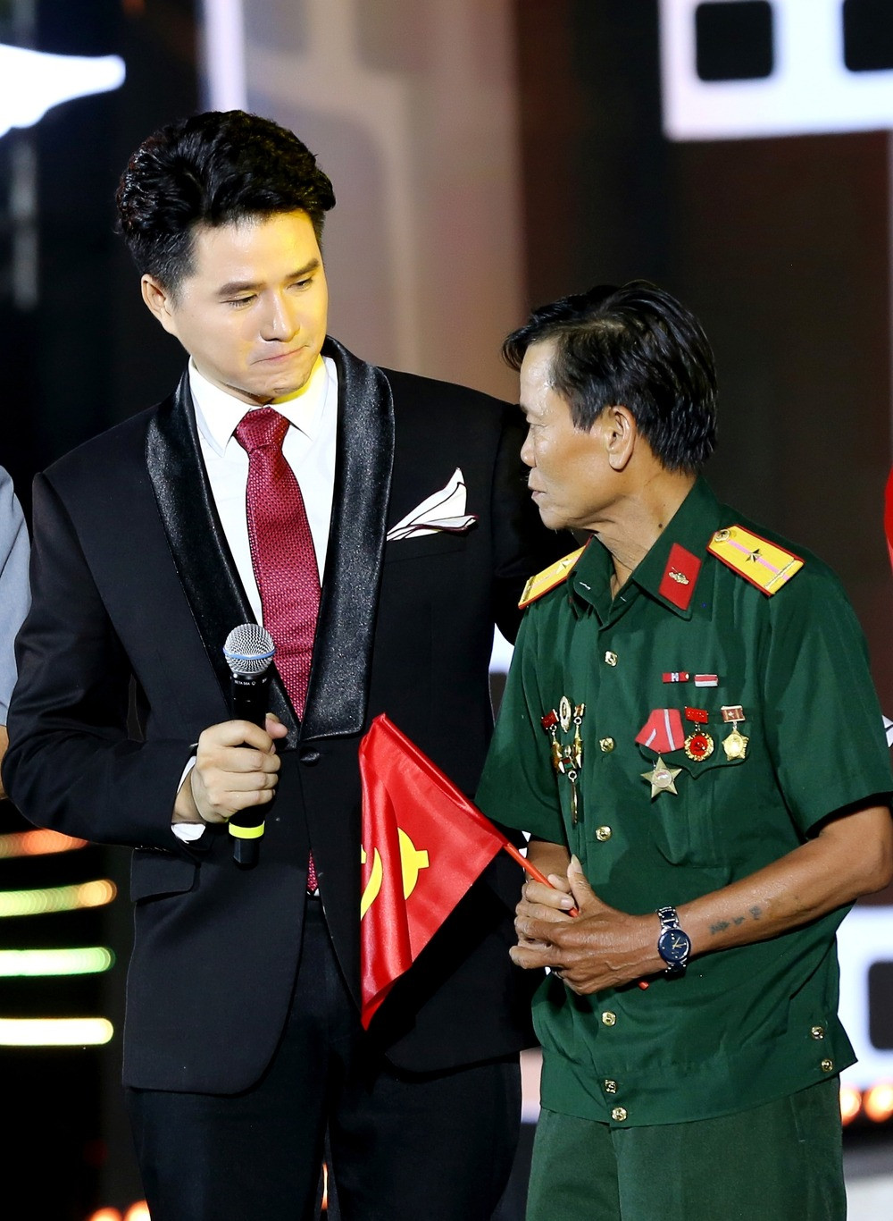 Bên cạnh công việc dẫn chương trình, Vũ Mạnh Cường hiện tham gia giảng dạy kỹ năng MC tại nhiều trung tâm đào tạo uy tín tại TPHCM và các đơn vị quản lý nghệ sĩ lớn. Anh cũng là người đầu tiên đồng hành, hỗ trợ đào tạo các hoa hậu như Đỗ Mỹ Linh, Lương Thùy Linh, Thanh Thanh Huyền... trong vai trò MC, giúp các người đẹp tự tin hơn trước công chúng. Bên cạnh công việc dẫn chương trình, Vũ Mạnh Cường hiện tham gia giảng dạy kỹ năng MC tại nhiều trung tâm đào tạo uy tín tại TPHCM và các đơn vị quản lý nghệ sĩ lớn. Anh cũng là người đầu tiên đồng hành, hỗ trợ đào tạo các hoa hậu như Đỗ Mỹ Linh, Lương Thùy Linh, Thanh Thanh Huyền... trong vai trò MC, giúp các người đẹp tự tin hơn trước công chúng.