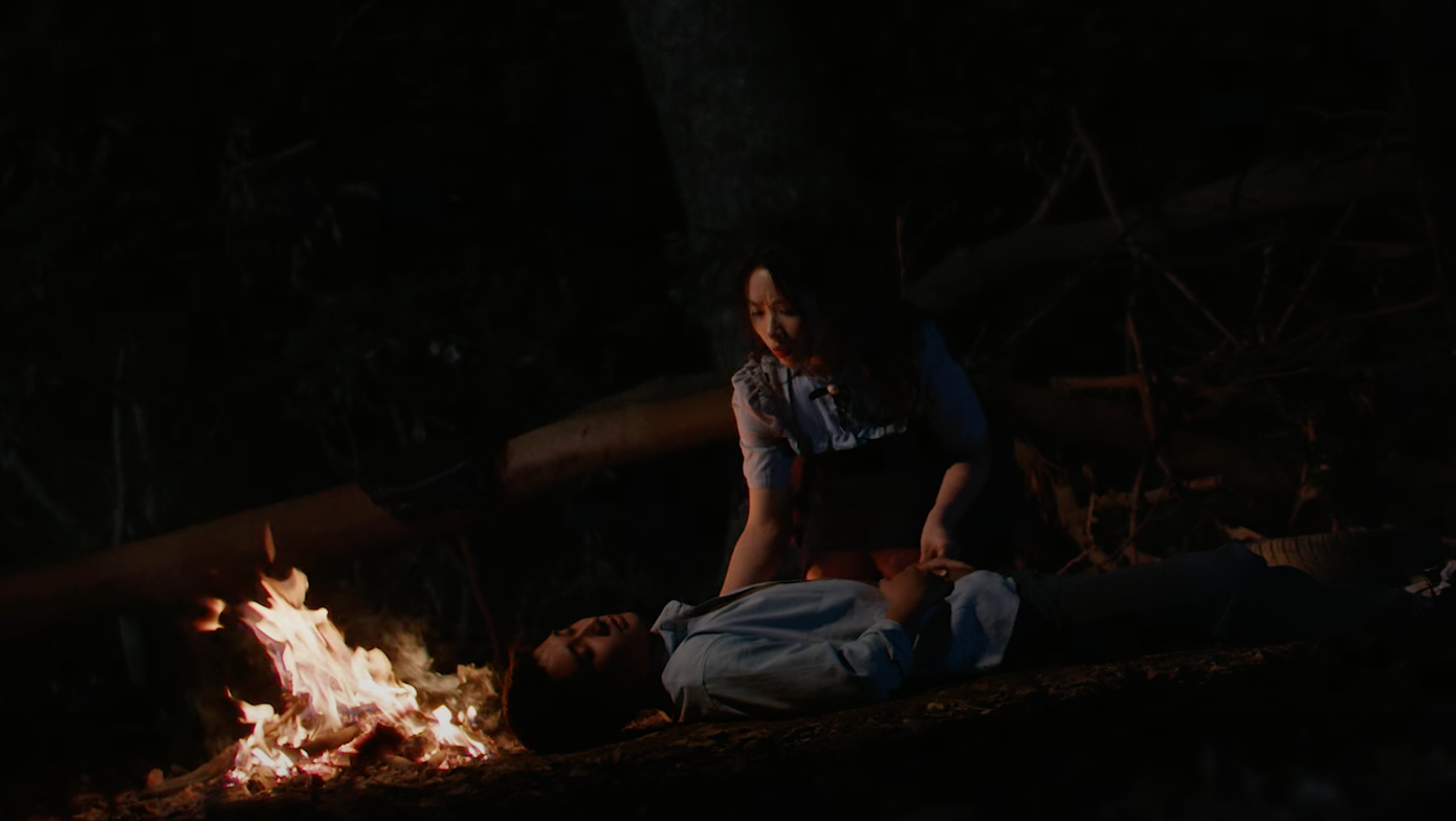 Màu phim quá tối khiến khán giả khó quan sát. Màu phim quá tối khiến khán giả khó quan sát.