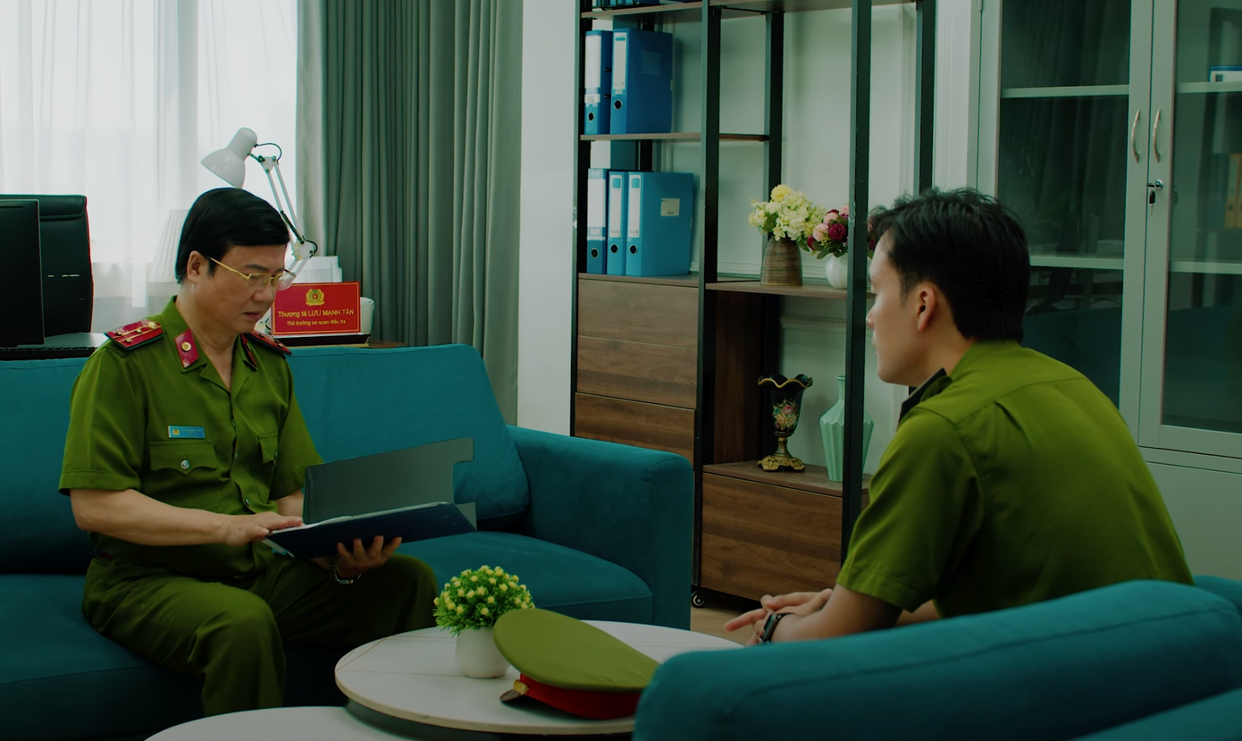 Những hình ảnh trong tập mở màn của Chiến thần Lạc Hồng. Những hình ảnh trong tập mở màn của Chiến thần Lạc Hồng.