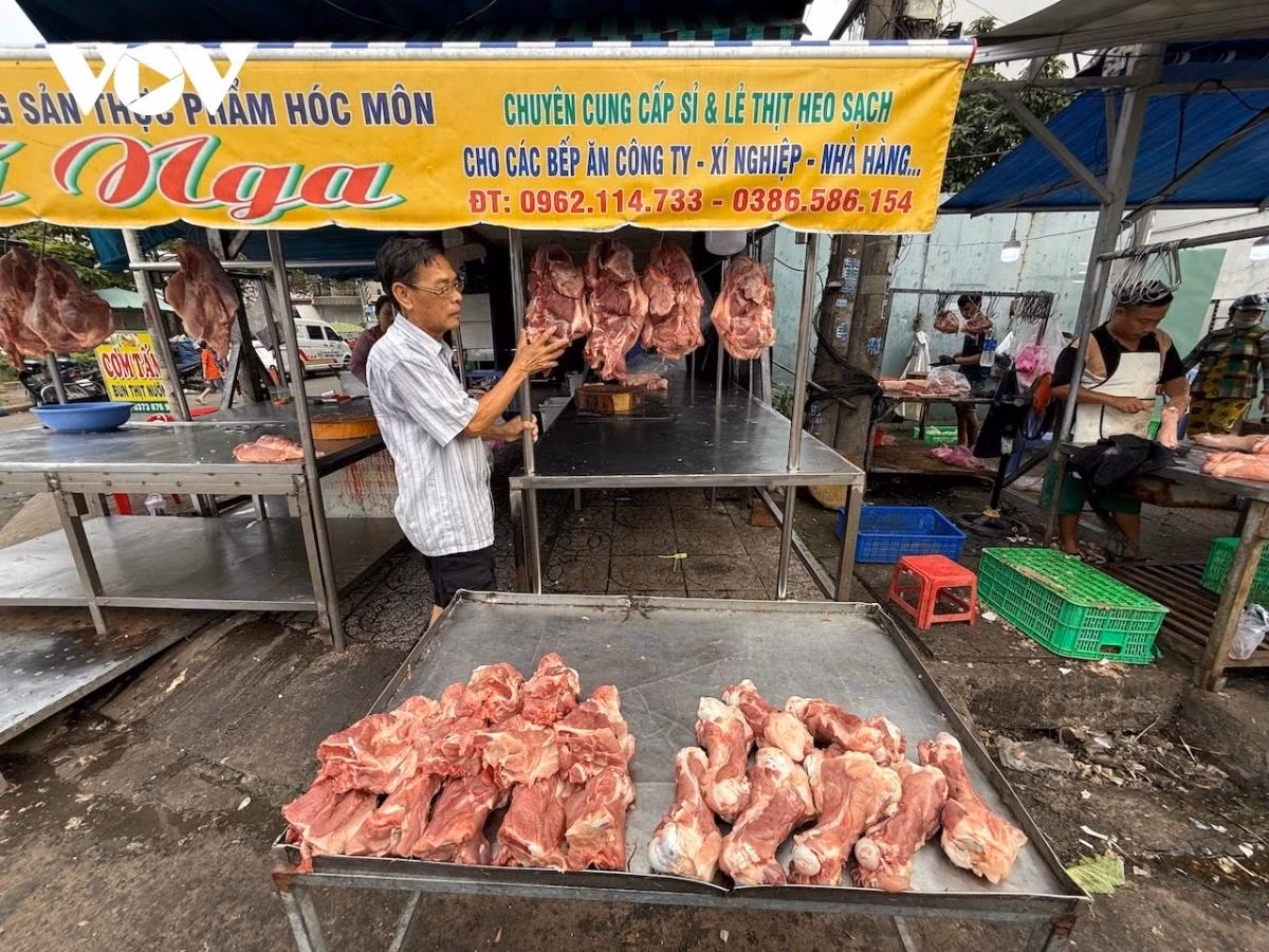 Cảnh tượng mất vệ sinh, nhếch nhác tại khu chợ bán đồ tươi sống Cảnh tượng mất vệ sinh, nhếch nhác tại khu chợ bán đồ tươi sống