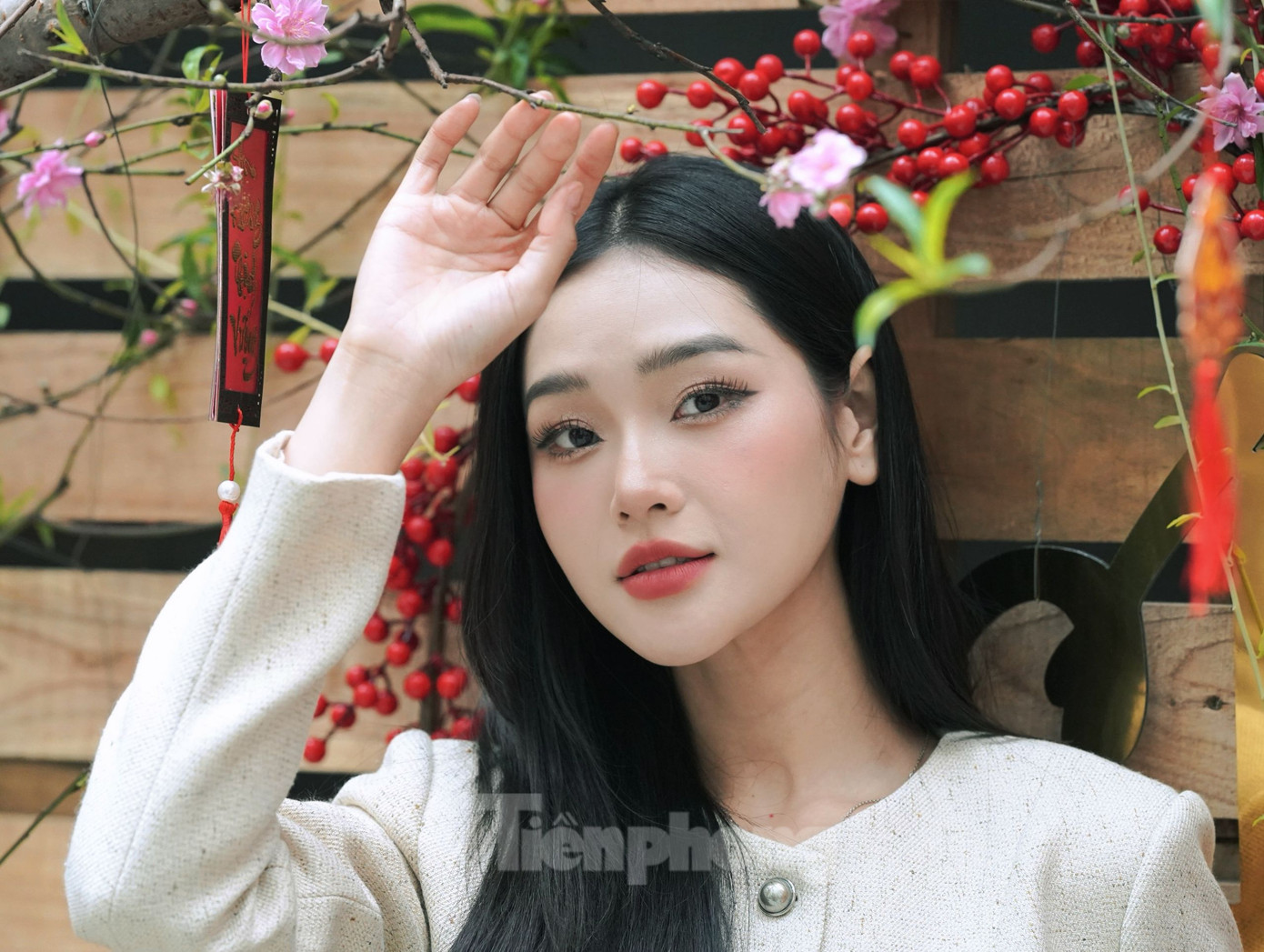 Cận cảnh nhan sắc "tiểu tam" đang bị ghét nhất phim Chúng ta của 8 năm sau. Ở chặng sau của phim, vai Anh Thu tiếp tục xuất hiện, tạo ra sóng gió lớn hơn cho nhân vật Tùng. Ảnh: Trọng Quân. Cận cảnh nhan sắc "tiểu tam" đang bị ghét nhất phim Chúng ta của 8 năm sau. Ở chặng sau của phim, vai Anh Thu tiếp tục xuất hiện, tạo ra sóng gió lớn hơn cho nhân vật Tùng. Ảnh: Trọng Quân.