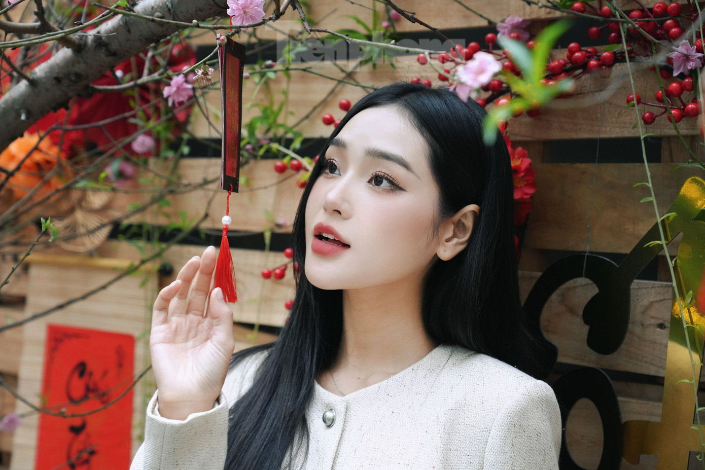 Cận cảnh nhan sắc "tiểu tam" đang bị ghét nhất phim Chúng ta của 8 năm sau. Ở chặng sau của phim, vai Anh Thu tiếp tục xuất hiện, tạo ra sóng gió lớn hơn cho nhân vật Tùng. Ảnh: Trọng Quân. Cận cảnh nhan sắc "tiểu tam" đang bị ghét nhất phim Chúng ta của 8 năm sau. Ở chặng sau của phim, vai Anh Thu tiếp tục xuất hiện, tạo ra sóng gió lớn hơn cho nhân vật Tùng. Ảnh: Trọng Quân.