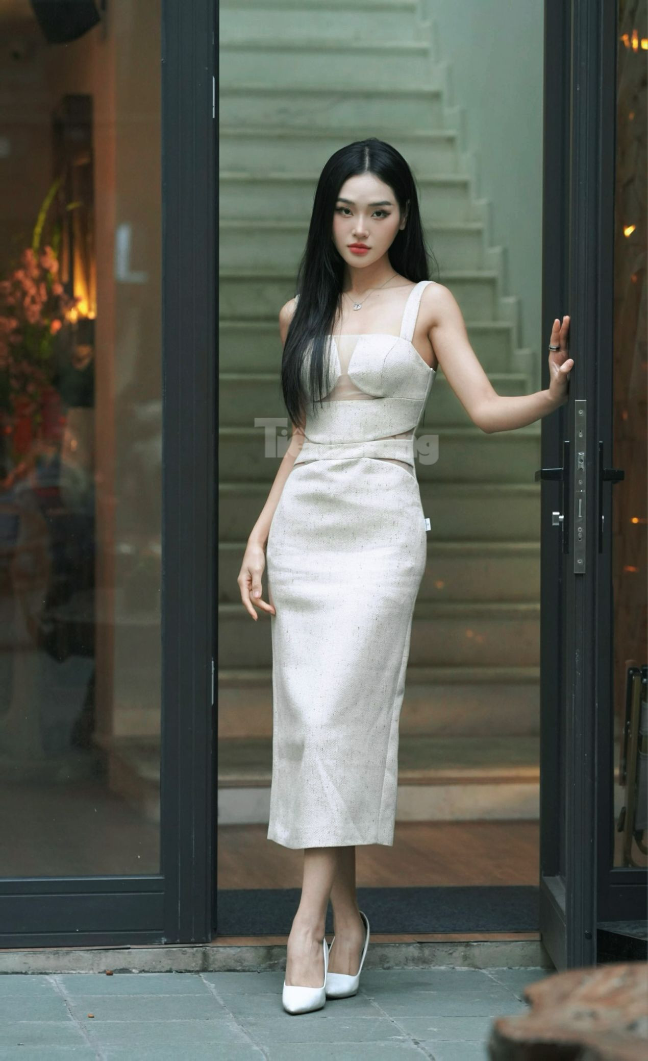 Với chiều cao 1,67 m, thân hình thon thả, Cù Thị Trà kiểm soát cơ thể tốt để thuận tiện cho công việc diễn viên, mẫu ảnh. Những bộ cánh gợi cảm không làm khó nữ diễn viên. Sự cá tính, gợi cảm, trẻ trung cũng là gu thời trang người đẹp sinh năm 1999 hướng đến. Ảnh: Trọng Quân. Với chiều cao 1,67 m, thân hình thon thả, Cù Thị Trà kiểm soát cơ thể tốt để thuận tiện cho công việc diễn viên, mẫu ảnh. Những bộ cánh gợi cảm không làm khó nữ diễn viên. Sự cá tính, gợi cảm, trẻ trung cũng là gu thời trang người đẹp sinh năm 1999 hướng đến. Ảnh: Trọng Quân.