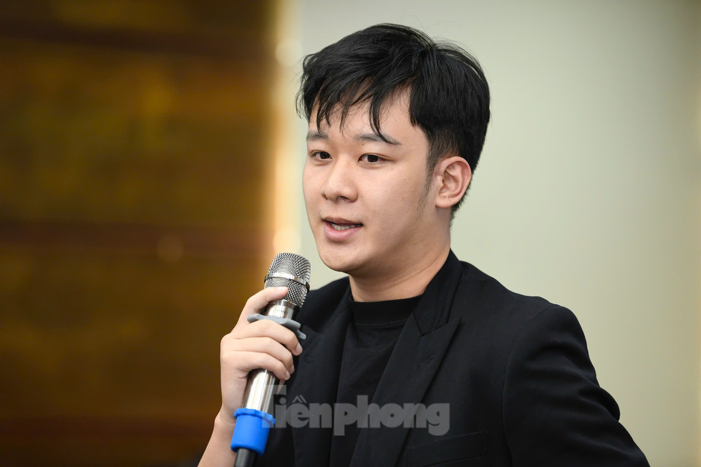 Thanh Thủy trả lời câu hỏi từ phóng viên Chuyển động 24H và VTV1. Thanh Thủy trả lời câu hỏi từ phóng viên Chuyển động 24H và VTV1.