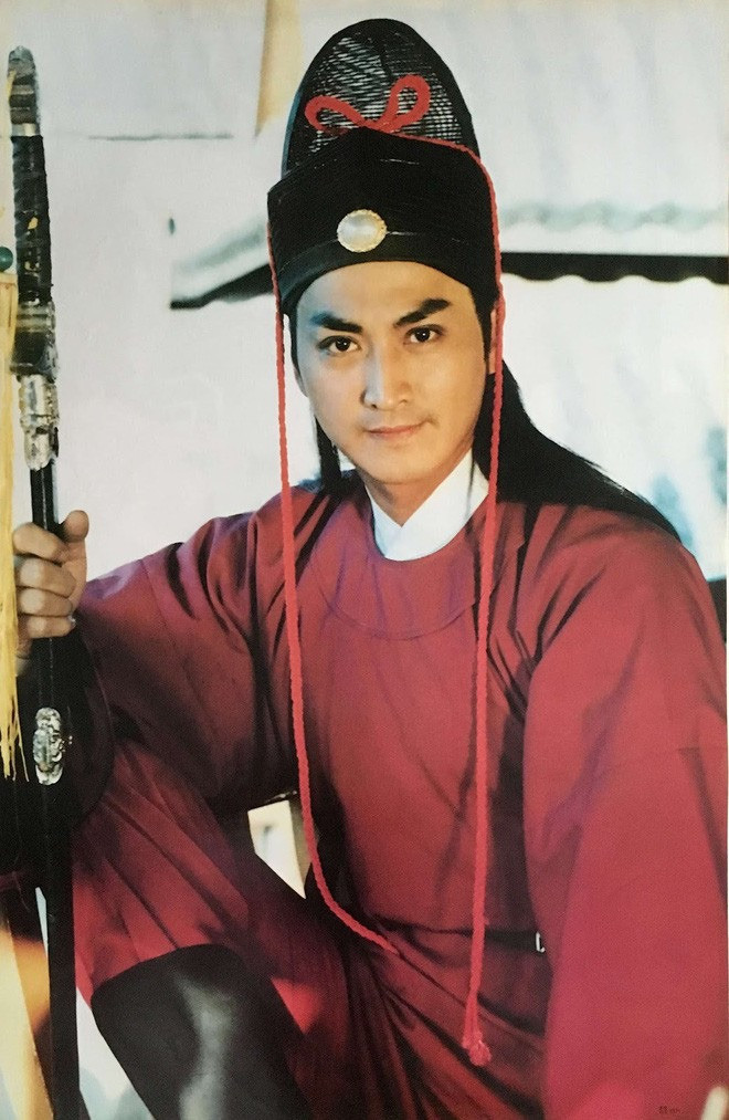 "Triển Chiêu" đẹp nhất màn ảnh một thời bị một bộ phận khán giả chỉ trích không trung thực khi giấu chuyện có vợ con. "Triển Chiêu" đẹp nhất màn ảnh một thời bị một bộ phận khán giả chỉ trích không trung thực khi giấu chuyện có vợ con.