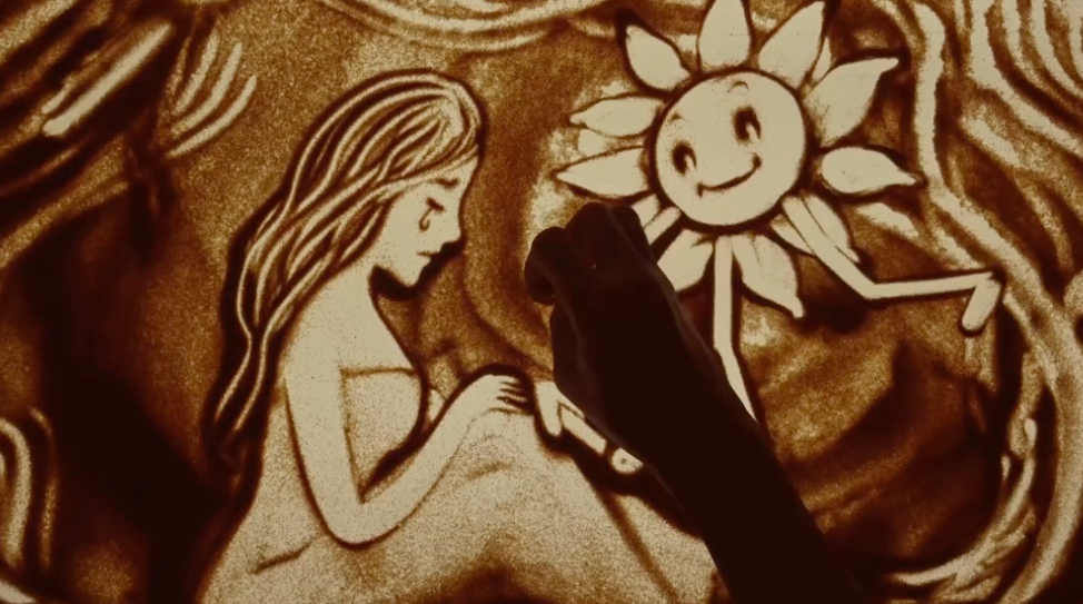 Chi Pu khóc khi xem video tranh cát của fan.