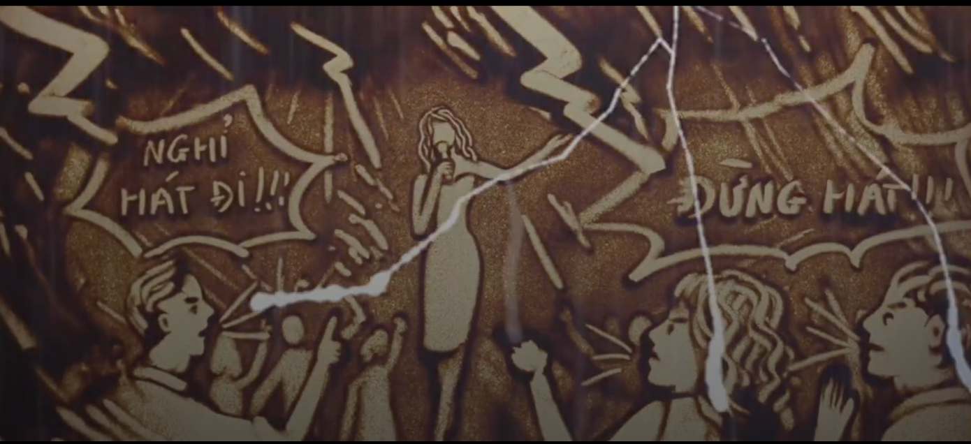 Chi Pu khóc khi xem video tranh cát của fan.