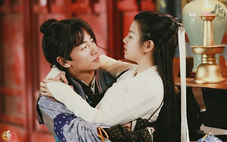 Tin đồn được củng cố khi cặp sao tương tác trong những dịp đặc biệt. Trần Hiểu từng đăng bài chúc mừng sinh nhật Trần Nghiên Hy: “Cô cô, sinh nhật vui vẻ!”. Nữ diễn viên đáp lại: “Cảm ơn Quá Nhi, quà của ta đâu?”.