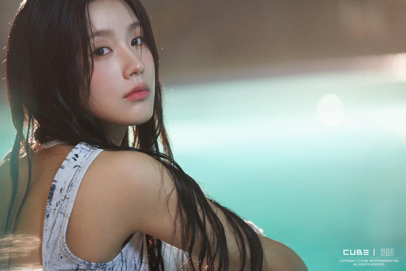 Thuộc thành viên dự án của BlackPink, Miyeon ban đầu được dự kiến ra mắt dưới trướng YG Entertainment, hoạt động cùng Jisoo, Jennie, Rosé và Lisa. Tuy vậy, cô rời khỏi công ty và gia nhập Cube, từ đó ra mắt trong nhóm nhạc nữ (G)I-DLE. Lý do nữ thần tượng rời khỏi công ty vẫn chưa có lời giải đáp. Ảnh: Cube.