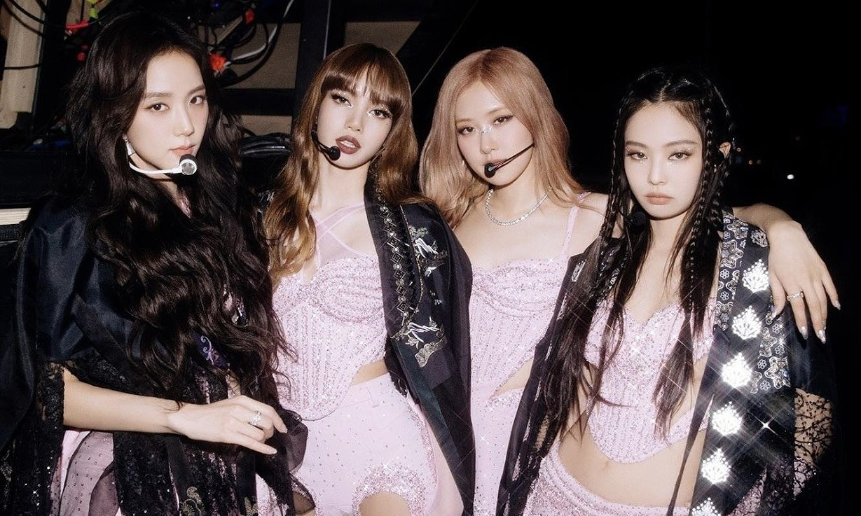 Bốn thành viên BlackPink đều có công ty quản lý cho các hoạt động cá nhân.