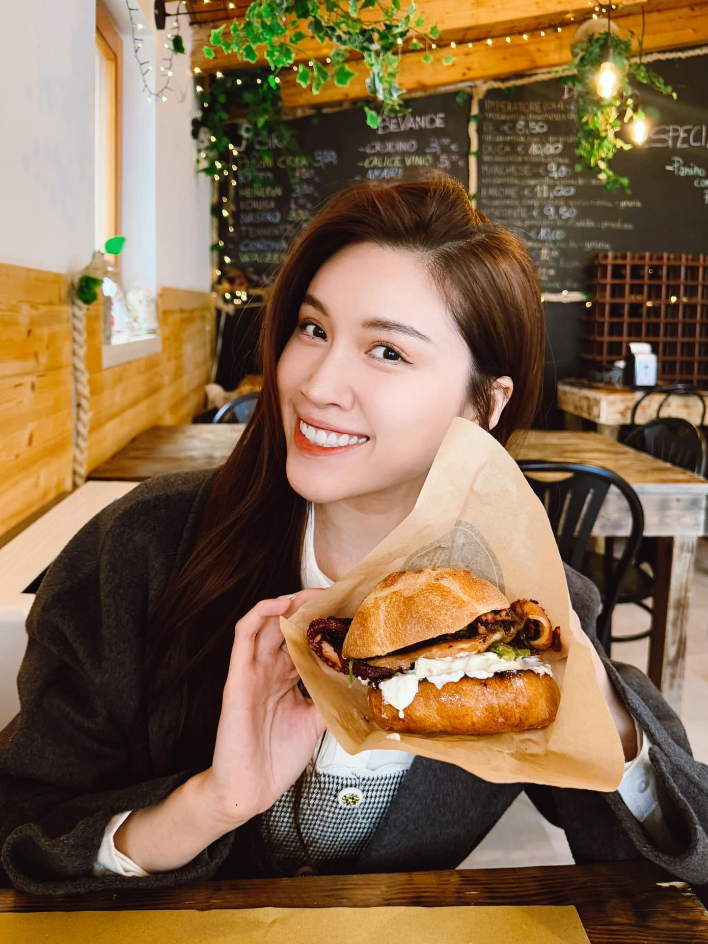 MC Thanh Thanh Huyền tại Italy.