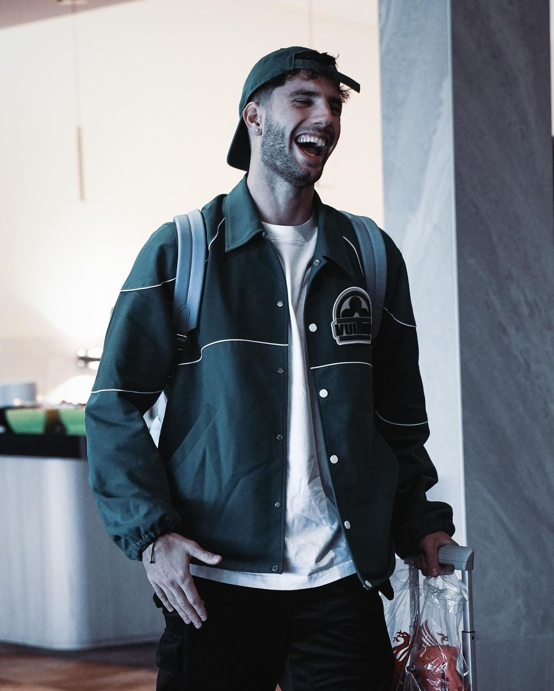 Với chiều cao 1,86 m, thân hình cân đối, Szoboszlai dễ dàng chinh phục được nhiều phong cách.