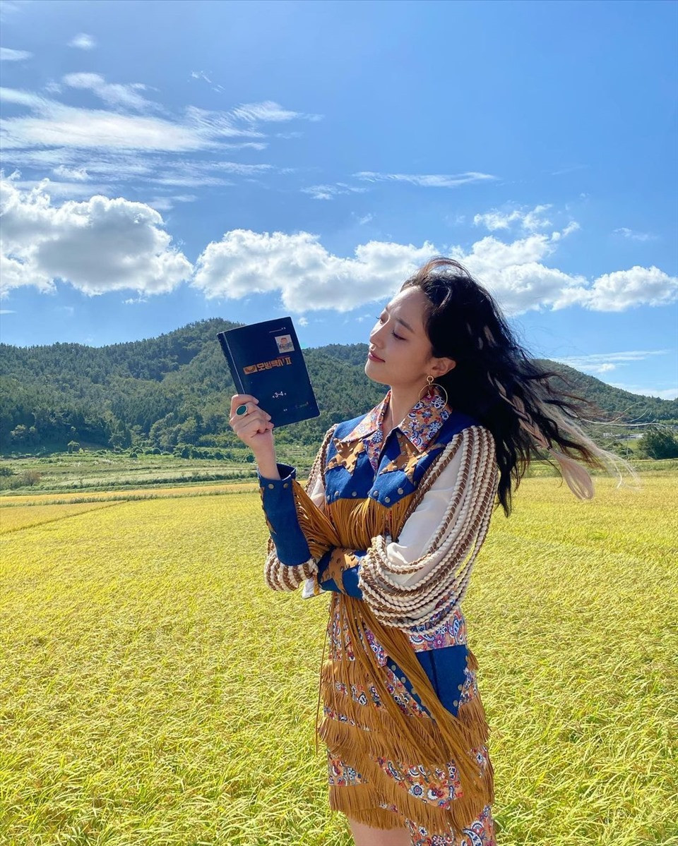 Trước khi bén duyên với môn nghệ thuật thứ bảy, Pyo Ye Jin làm tiếp viên hàng không trong gần 2 năm tại Korea Air. Cô ra mắt năm 2012 trong bộ phim Here Come Mr.Oh của đài MBC và sau đó mở rộng con đường diễn xuất bằng nhiều vai diễn phụ đáng nhớ.