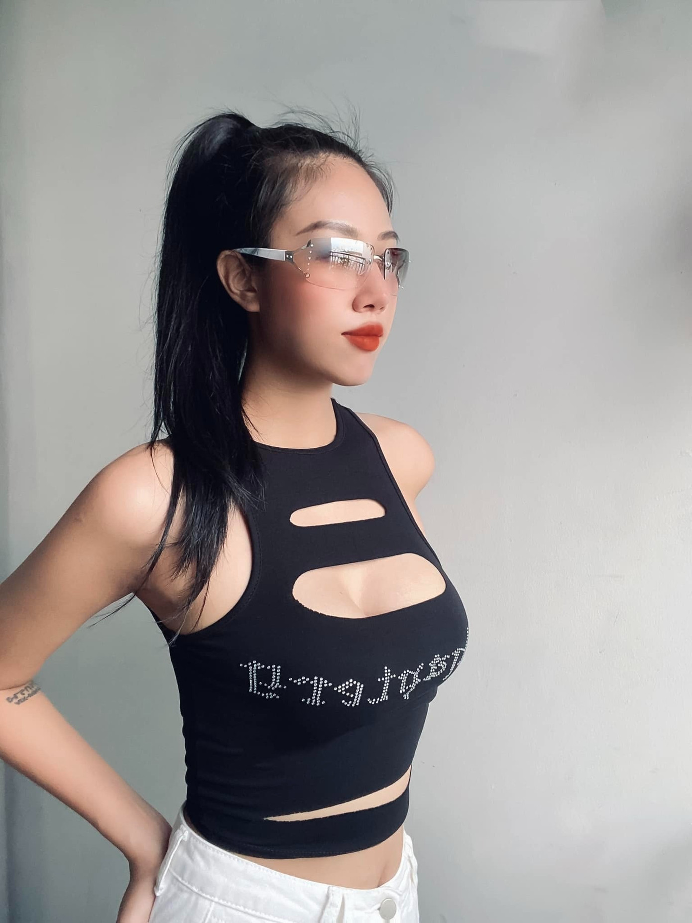 Bạn gái mới của Quang Minh sinh năm 1996, có hơn 8.000 người theo dõi trên trang cá nhân.