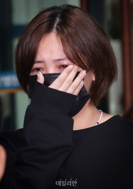 Go Eun Ah bật khóc nói: "Tôi không thể tin được".