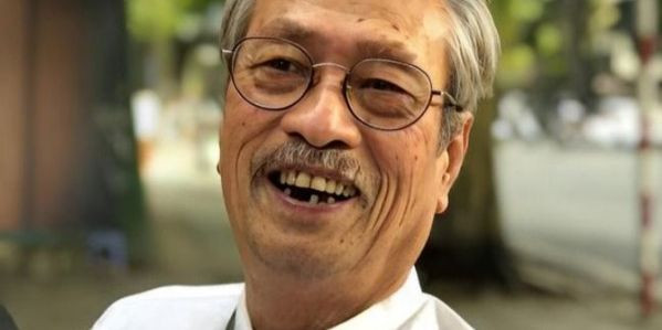 Đạo diễn Long Vân (trên cùng), NSƯT Bùi Quang Thái, Aly Dũng (áo rêu) đều đã qua đời.