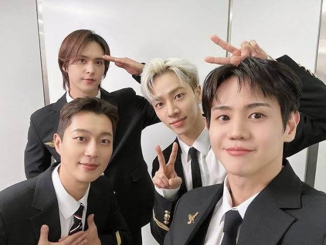 Dàn nghệ sĩ Kpop đến Việt Nam đã qua thời đỉnh cao, số khác là tân binh không nổi bật. Dàn nghệ sĩ Kpop đến Việt Nam đã qua thời đỉnh cao, số khác là tân binh không nổi bật.