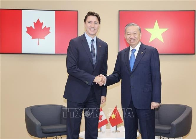 Tổng Bí thư, Chủ tịch nước Tô Lâm tiếp xúc song phương với Thủ tướng Canada Justin Trudeau. (Ảnh: Trí Dũng/TTXVN) Tổng Bí thư, Chủ tịch nước Tô Lâm tiếp xúc song phương với Thủ tướng Canada Justin Trudeau. (Ảnh: Trí Dũng/TTXVN)