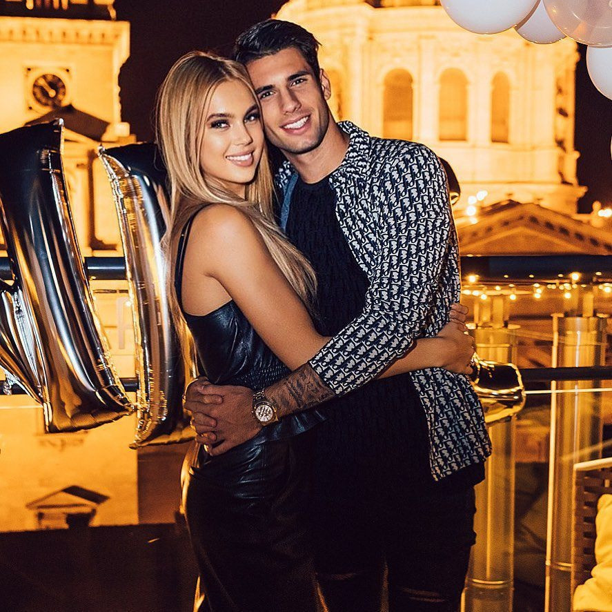 Chưa đầy ba tháng sau khi ký hợp đồng với Liverpool năm 2023, mối quan hệ của Szoboszlai với Fanni có dấu hiệu rạn nứt. Cả hai đều hủy theo dõi nhau và xóa các bức ảnh chụp chung trên trang Instagram cá nhân. Hai bên không lên tiếng về chuyện tình cảm cá nhân, nhưng các nguồn tin khẳng định bộ đôi đã “đường ai nấy đi”.