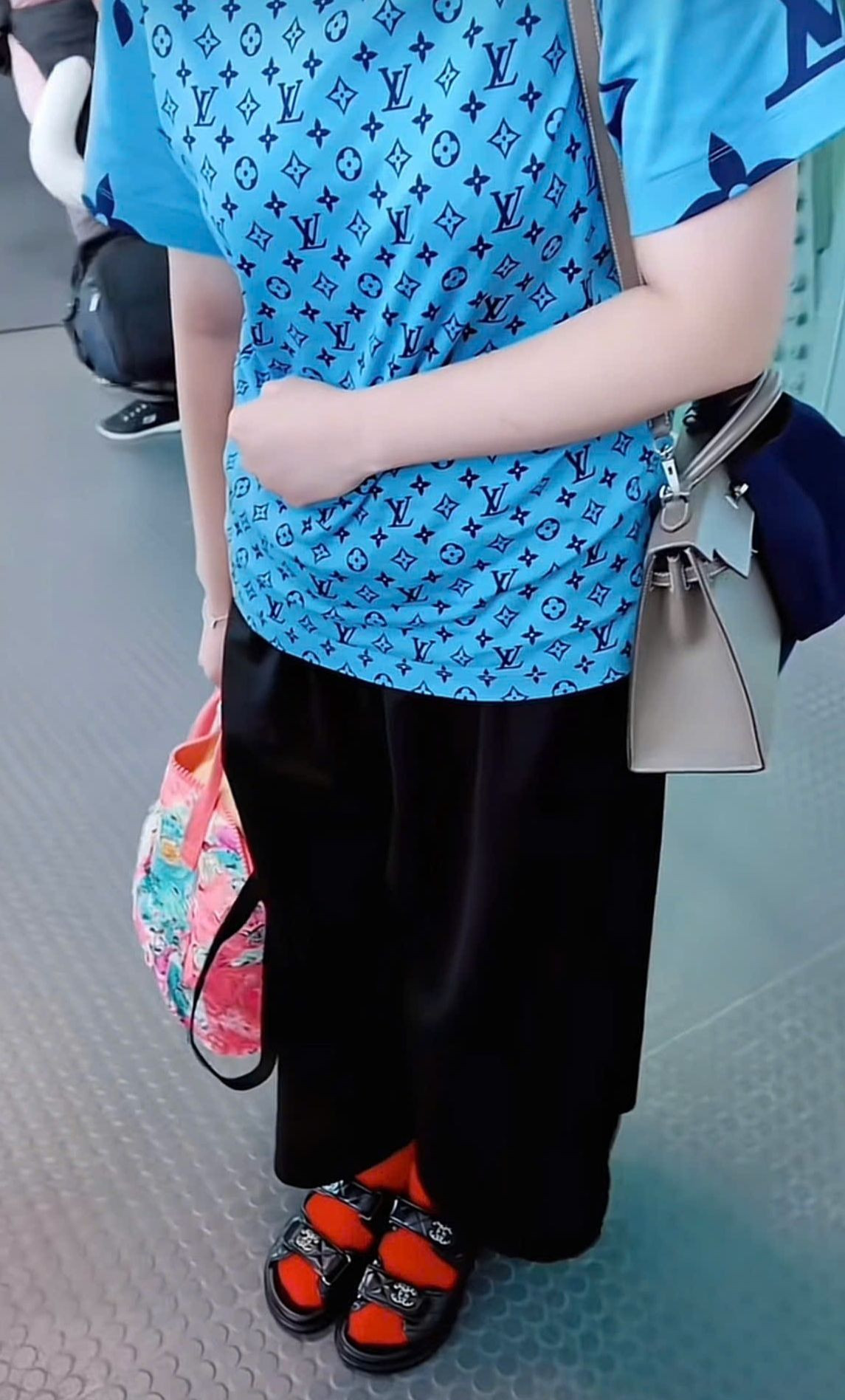 Quỳnh Anh nhiều lần bị chê cách phối đồ lạc quẻ. Quỳnh Anh nhiều lần bị chê cách phối đồ lạc quẻ.