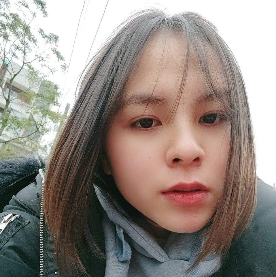 Tổng điểm sau 2 phần thi của Thu Vinh đạt 587 điểm, nhiều phát liên tục đạt 10 điểm, trong đó 25 lần bắn trúng hồng tâm. Ngay sau chiến tích này, nữ xạ thủ được Liên đoàn bắn súng Việt Nam thưởng nóng 100 triệu đồng. Trịnh Thu Vinh sinh năm 2000, quê Thanh Hóa, từng là vận động viên điền kinh nhưng rẽ ngang qua bắn súng sau một năm luyện tập. Để giành được suất dự Olympic Paris 2024, cô vượt qua 130 xạ thủ, đứng top năm vòng loại Giải Vô địch Thế giới 2023. Sau đó cô giành HCV nội dung 10 m súng ngắn hơi hỗn hợp đồng đội tại Giải Vô địch Bắn súng châu Á 2024.