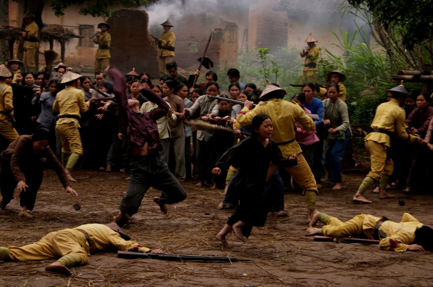 Toàn bộ phần kỹ thuật, hậu kỳ phim Dòng máu anh hùng được thực hiện tại nước ngoài. Ê-kíp làm phim chủ yếu là Việt kiều. Toàn bộ phần kỹ thuật, hậu kỳ phim Dòng máu anh hùng được thực hiện tại nước ngoài. Ê-kíp làm phim chủ yếu là Việt kiều.