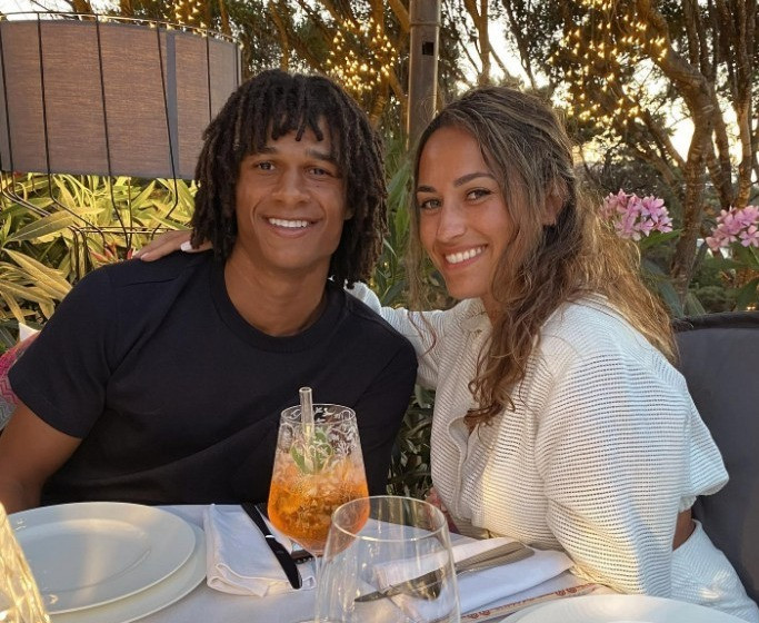 Trở lại năm 2022, Kaylee và Nathan Ake kết duyên vợ chồng trong buổi lễ lãng mạn ở Majorca. Người đẹp là mối tình thời thơ ấu của cầu thủ Man City. Sau khi về chung một nhà, họ chào đón con gái đầu lòng. Kaylee có thương hiệu đồ bơi riêng mang tên Jua June, chuyên sản xuất bikini từ nhựa tái chế. Trở lại năm 2022, Kaylee và Nathan Ake kết duyên vợ chồng trong buổi lễ lãng mạn ở Majorca. Người đẹp là mối tình thời thơ ấu của cầu thủ Man City. Sau khi về chung một nhà, họ chào đón con gái đầu lòng. Kaylee có thương hiệu đồ bơi riêng mang tên Jua June, chuyên sản xuất bikini từ nhựa tái chế.