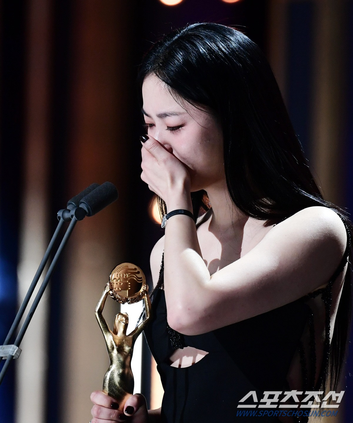 Lễ trao giải thưởng điện ảnh Rồng Xanh lần thứ 44 tổ chức tối 24/11. Lễ trao giải thưởng điện ảnh Rồng Xanh lần thứ 44 tổ chức tối 24/11.