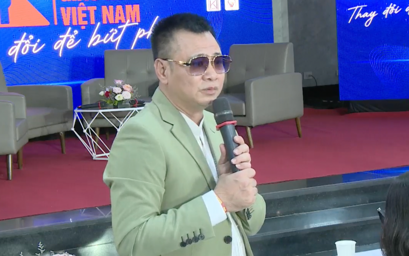 NSND Tự Long kỳ vọng chương trình tìm được đại sứ bán hàng thế hệ mới.