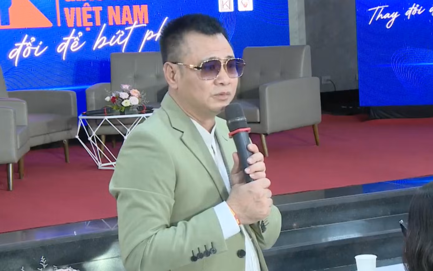 NSND Tự Long kỳ vọng chương trình tìm được đại sứ bán hàng thế hệ mới.