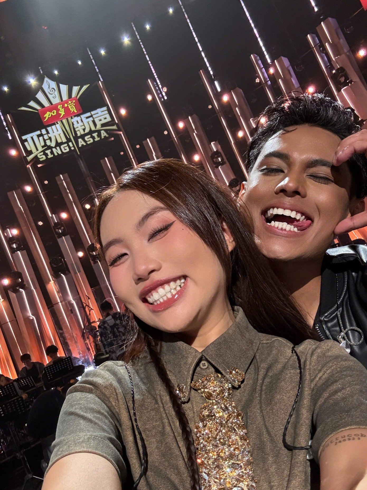 Hậu trường bán kết được nữ ca sĩ chia sẻ. Ảnh: FBNV.